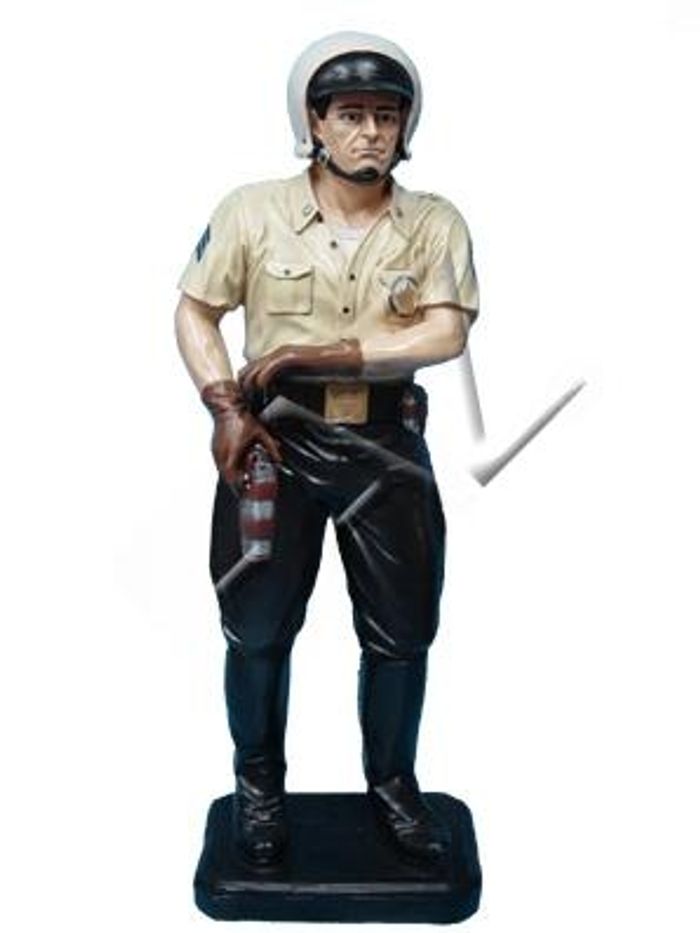 Kunststoff Polizist Figur in Schwarz robust und modern